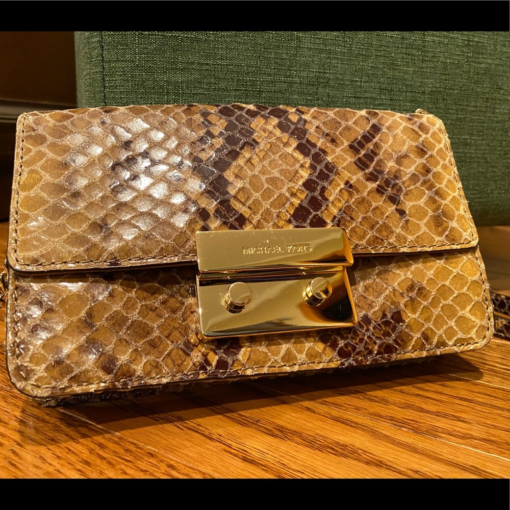 Michael Kors Crossbody